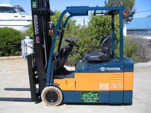 Xe nâng điện 3 bánh Toyota 7FBE20